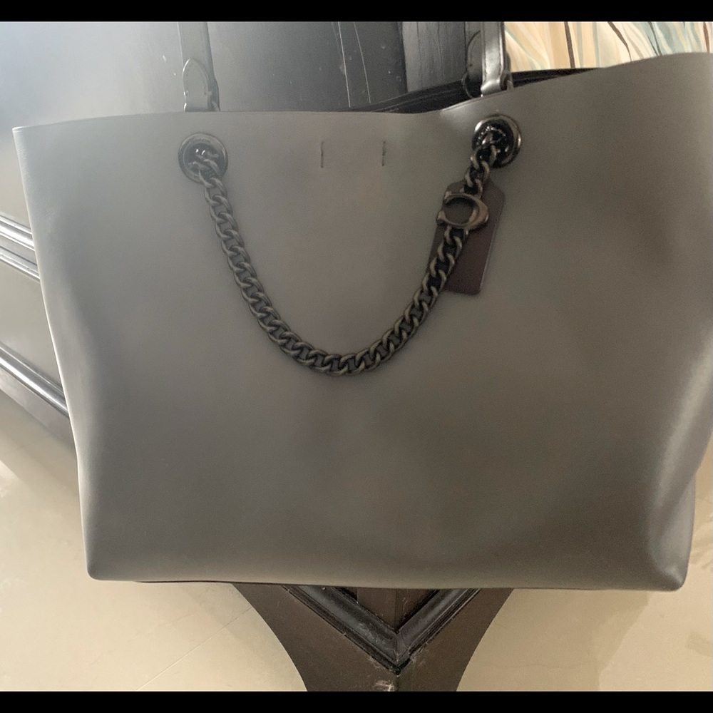 Coach Refined Calf Leather Large Tote-almost new, in perfect condition
